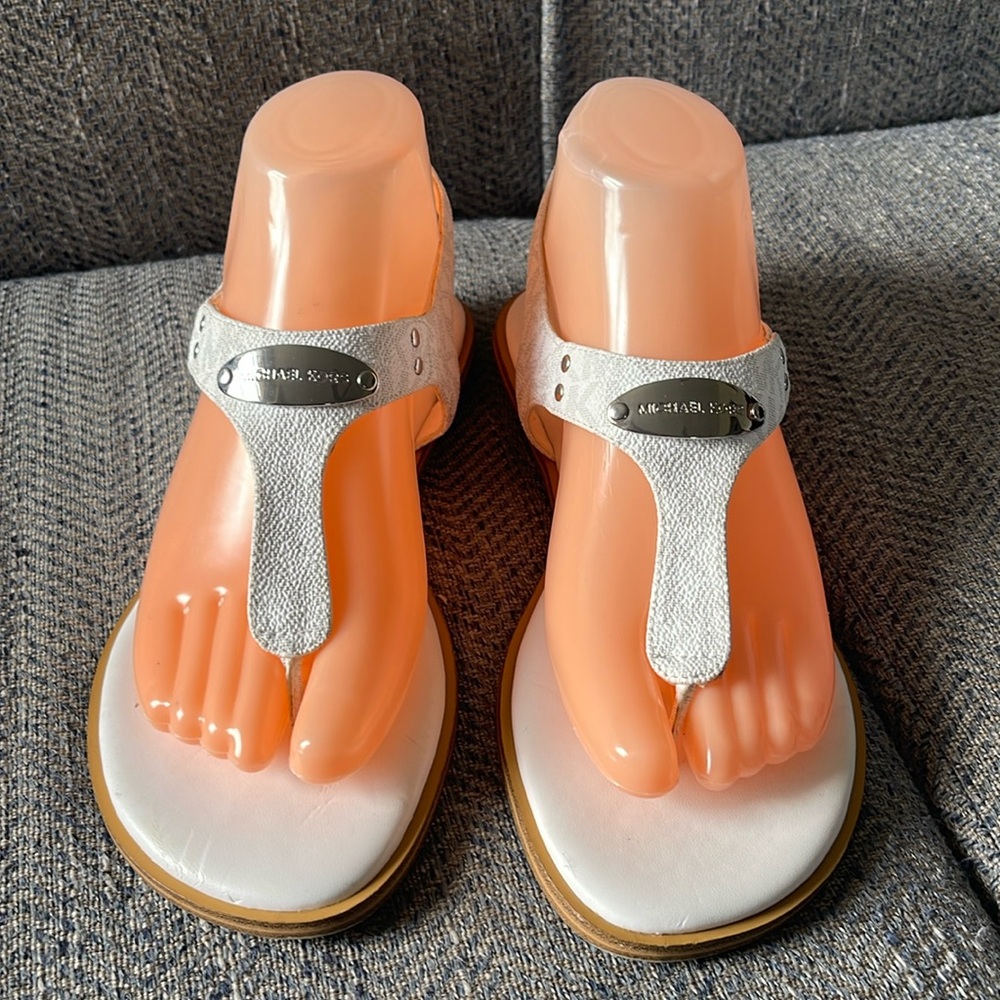 Michael Kors White and Gray Saffiano Leather sandals Shoes Size: 7M